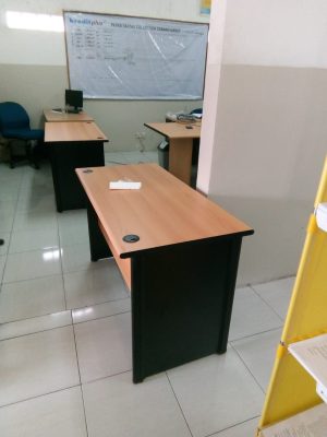 Meja Kantor Uno