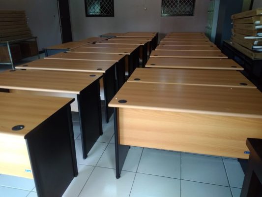 Meja Kantor Uno tipe UOD 1032